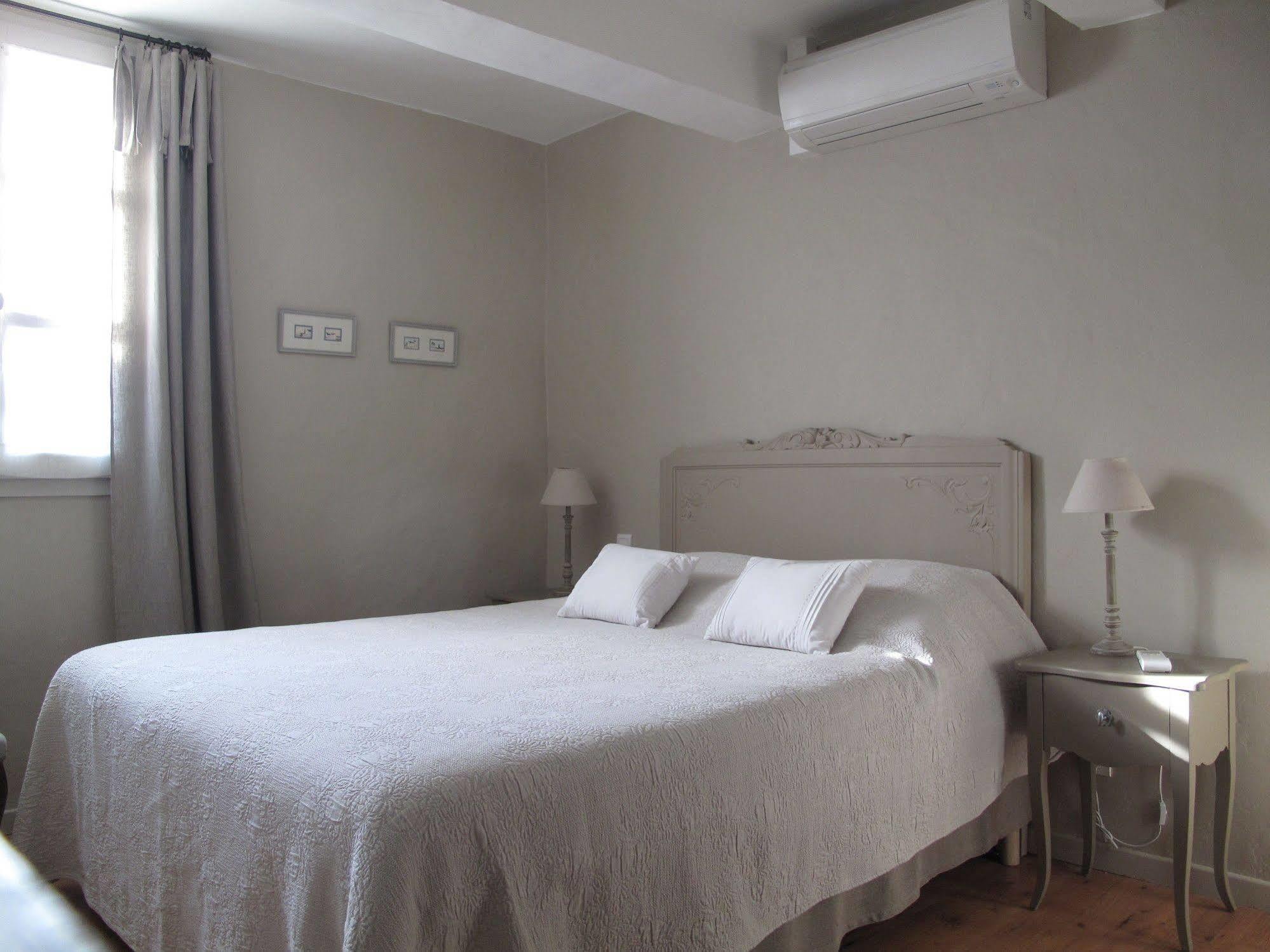 Hotel Le Mas de l'Olivier à Loriol-du-Comtat Extérieur photo