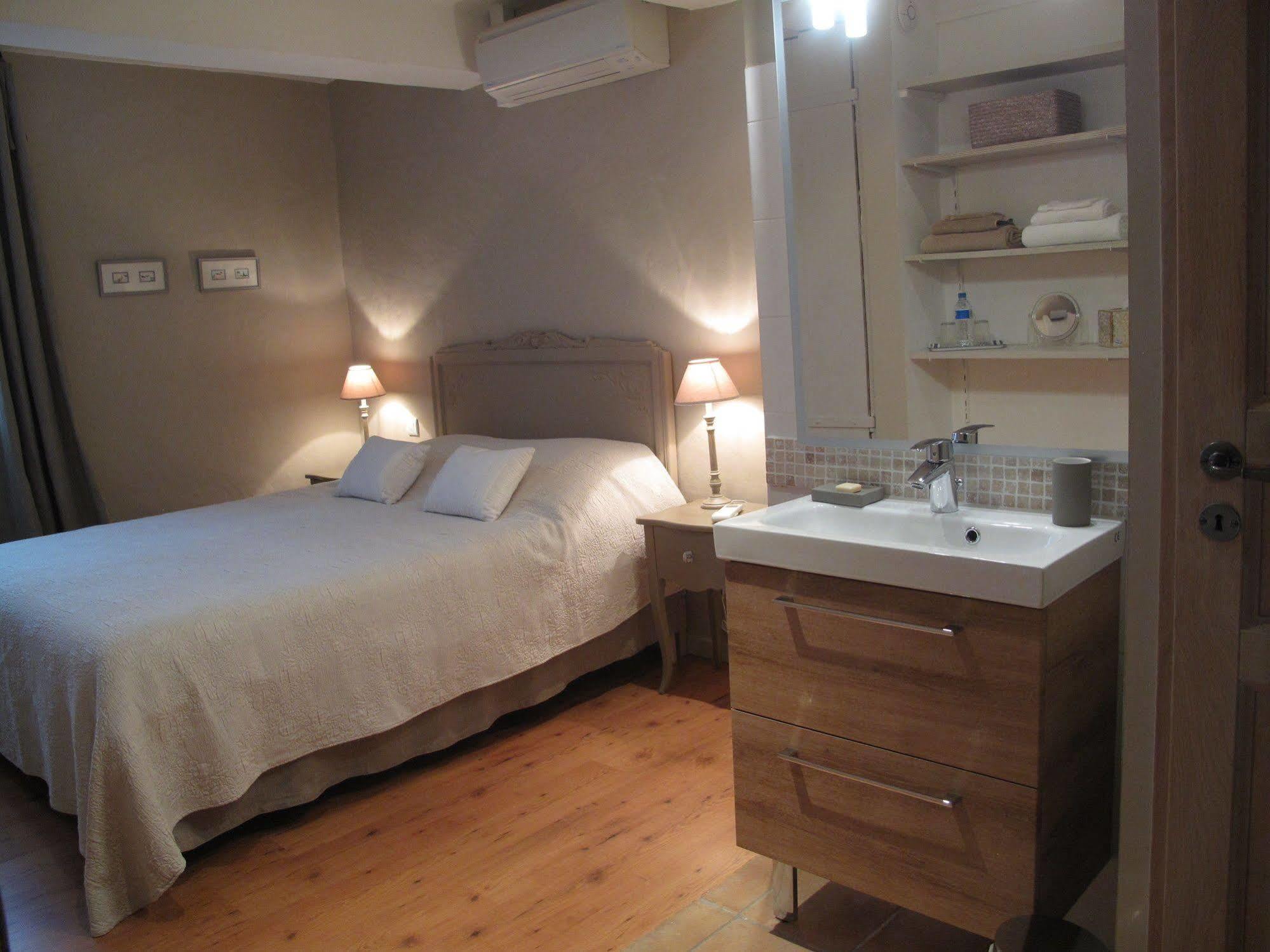 Hotel Le Mas de l'Olivier à Loriol-du-Comtat Extérieur photo