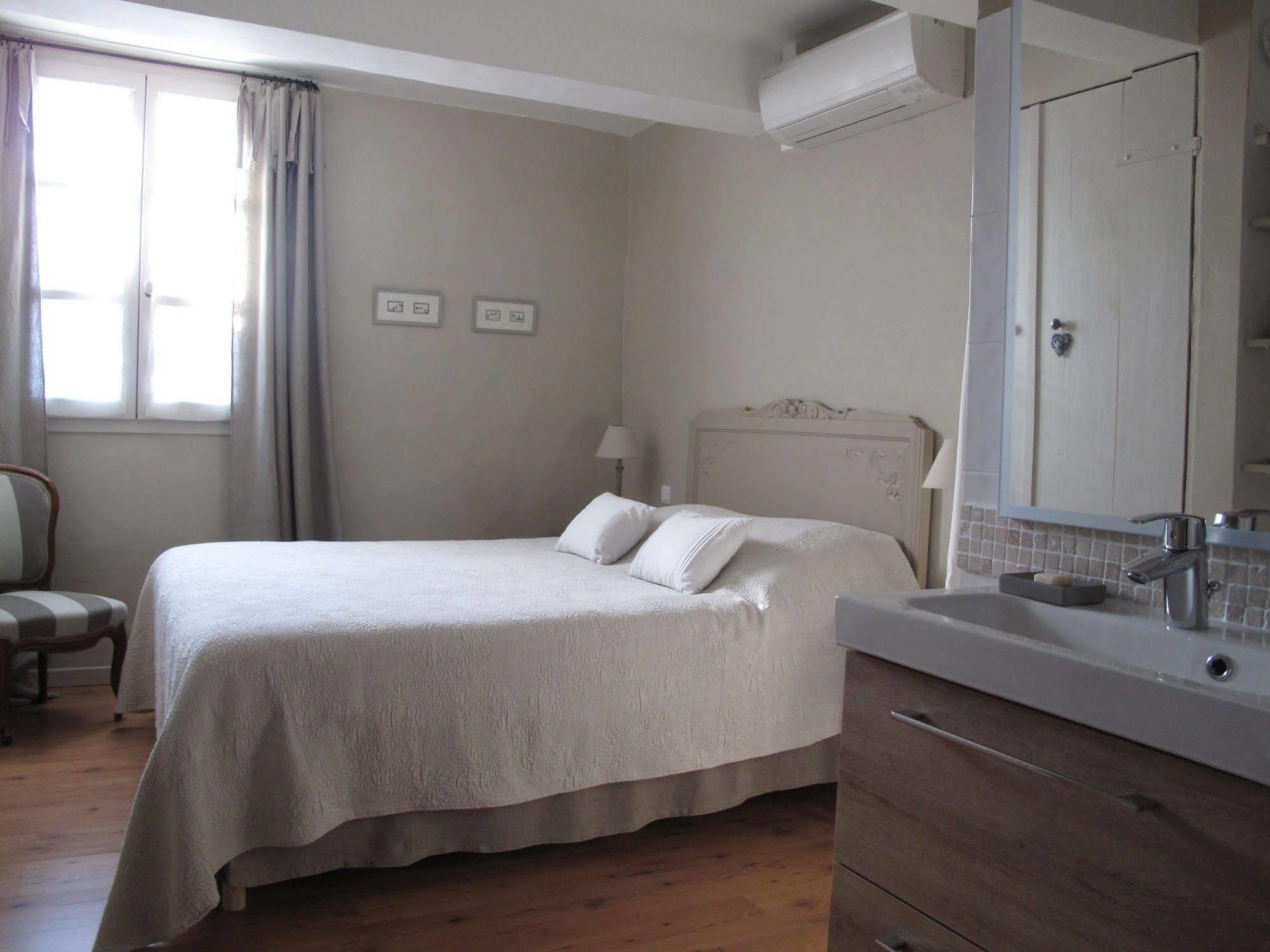 Hotel Le Mas de l'Olivier à Loriol-du-Comtat Extérieur photo